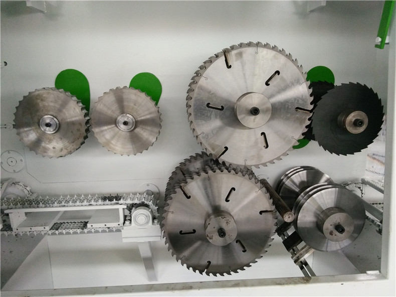 圓木多片鋸內(nèi)倉(cāng)設(shè)計(jì)，采用超薄鋸片，出材率高達(dá)80%