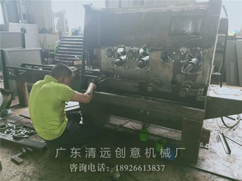 圓木多片鋸生產(chǎn)中，采用超薄鋸片，出材率高達(dá)80%以上；