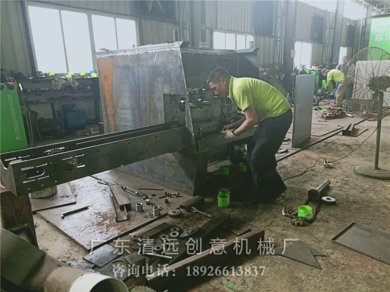 圓木多片鋸機械，采用超薄鋸片，出材率高達80%以上；