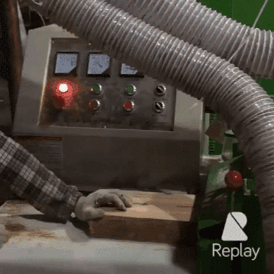 方木多片鋸動力傳動裝置及鋸片、導(dǎo)向片等采用全封閉設(shè)計，操作極為安全