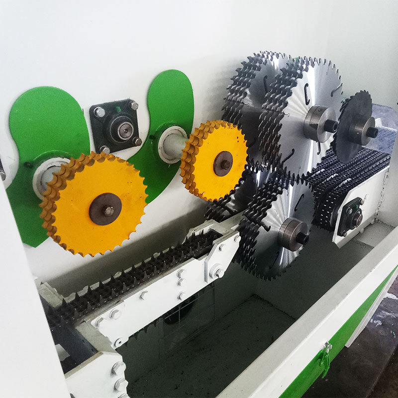 圓木多片鋸上下鋸結構，節(jié)省材料