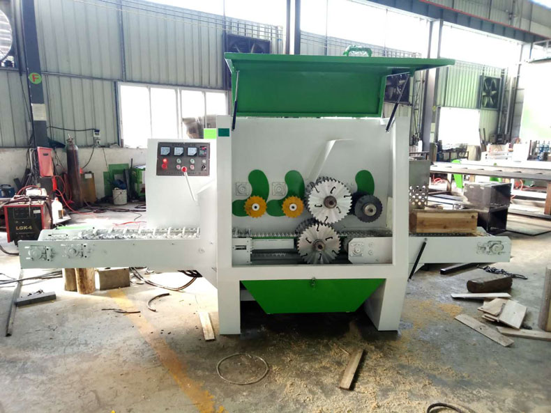 廣東圓木多片鋸保障散熱和排屑方面的獨(dú)特設(shè)計(jì)，也充分保證了圓木多片鋸工作性能的穩(wěn)定性