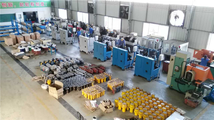 創(chuàng)意鋸片車(chē)間