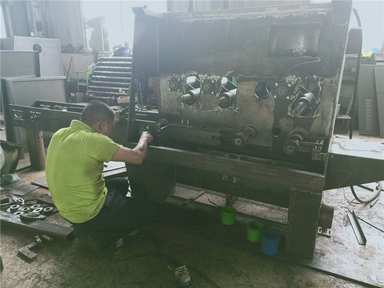 創(chuàng)意木工機械廠生產車間